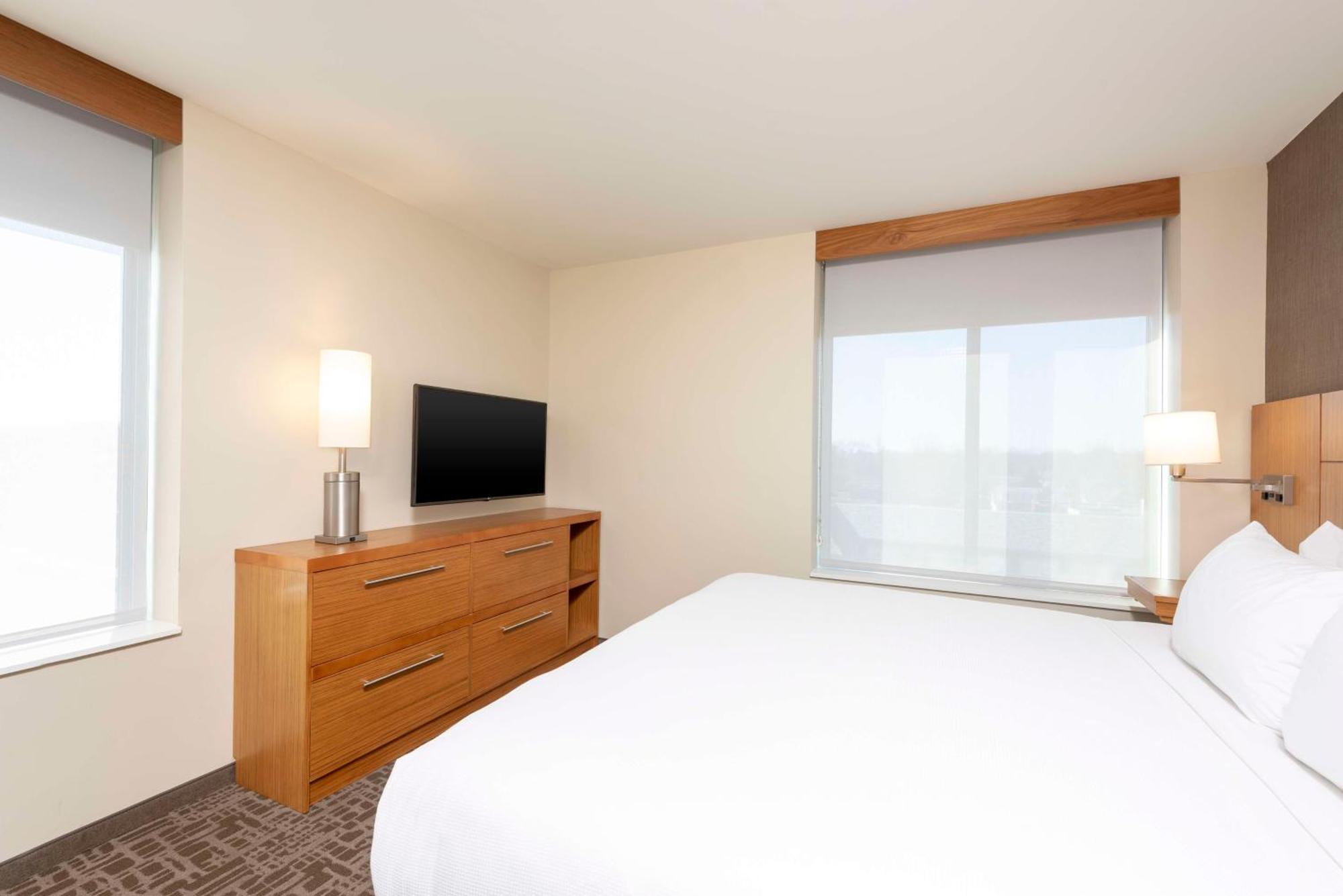 Hyatt Place Detroit/Royal Oak Exterior photo
