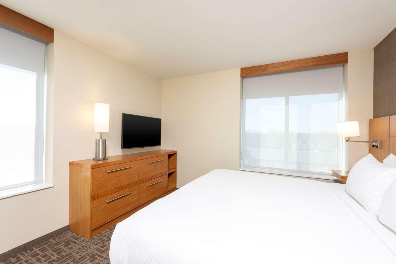 Hyatt Place Detroit/Royal Oak Exterior photo
